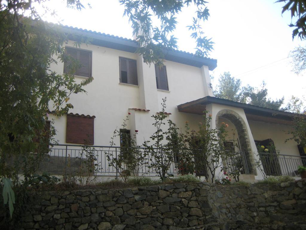 Flora'S House Villa Spilia Exterior photo